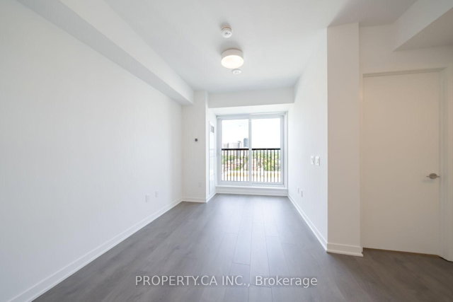 1409 - 10 Oak Street