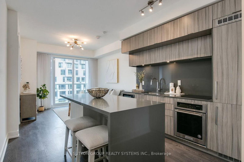 910 - 80 Vanauley Street