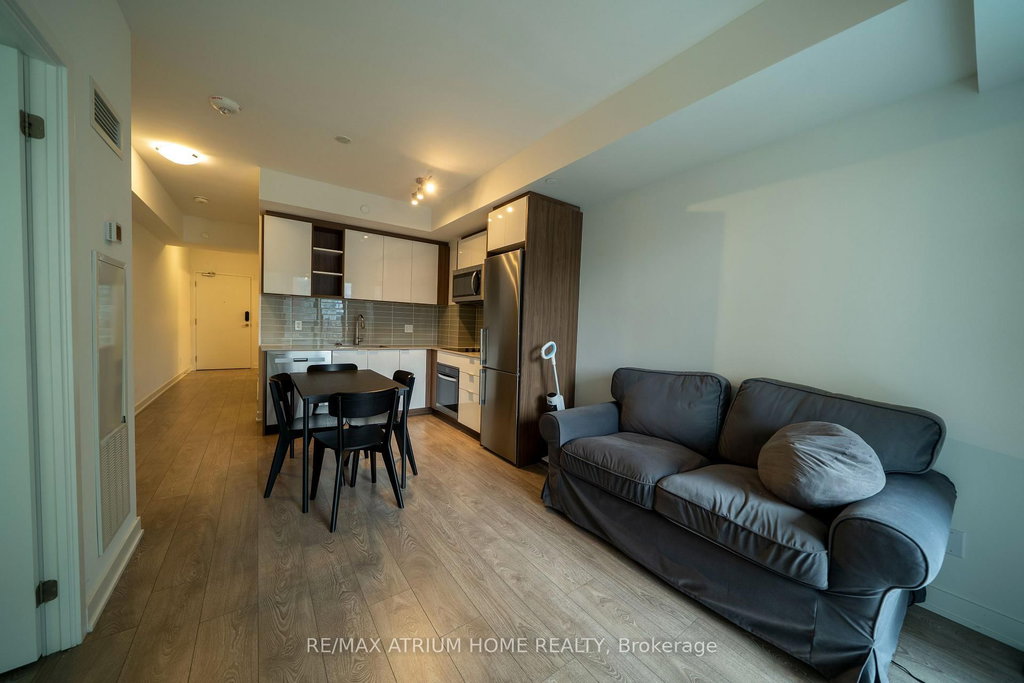 725 - 543 Richmond Street W