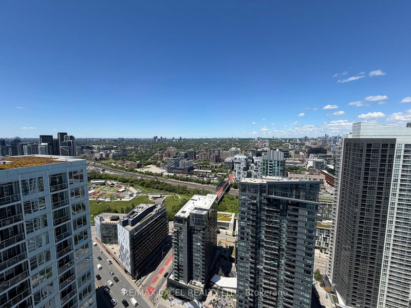 4606 - 17 Bathurst Street