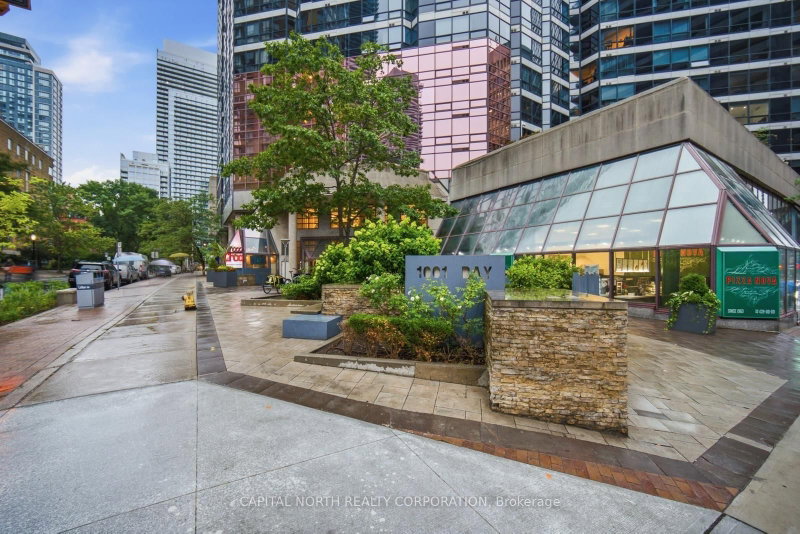 610 - 1001 Bay Street