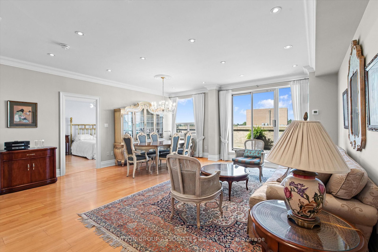 Listing Image 11