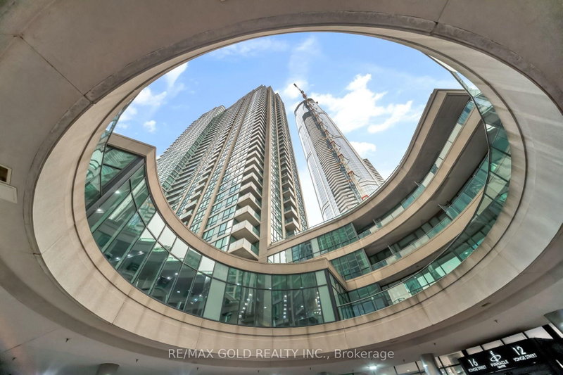 1808 - 16 Yonge Street