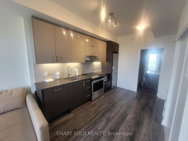 807 - 180 Fairview Mall Drive