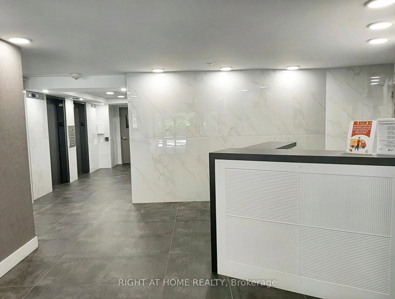 1008 - 20 Edgecliff Golfway