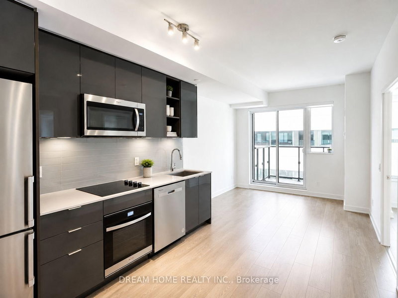 1424 - 543 Richmond Street W