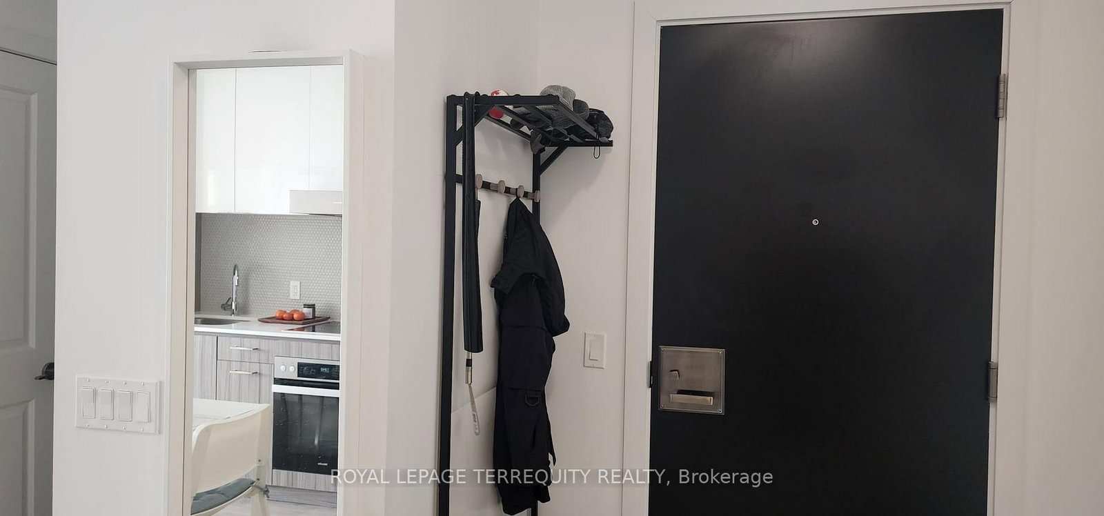 11 Lillian Street • #501 • Toronto, ON photo 5