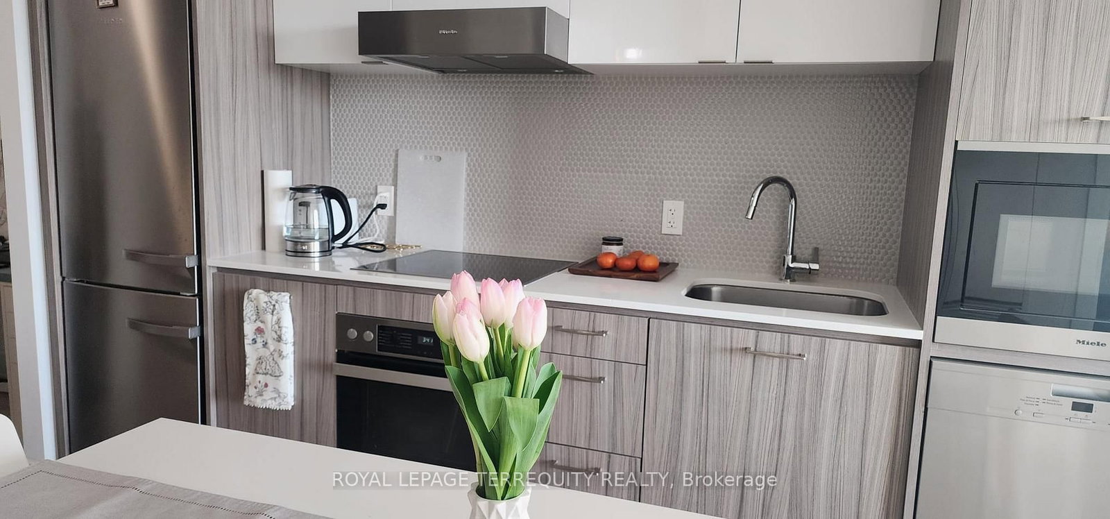 11 Lillian Street • #501 • Toronto, ON photo 6