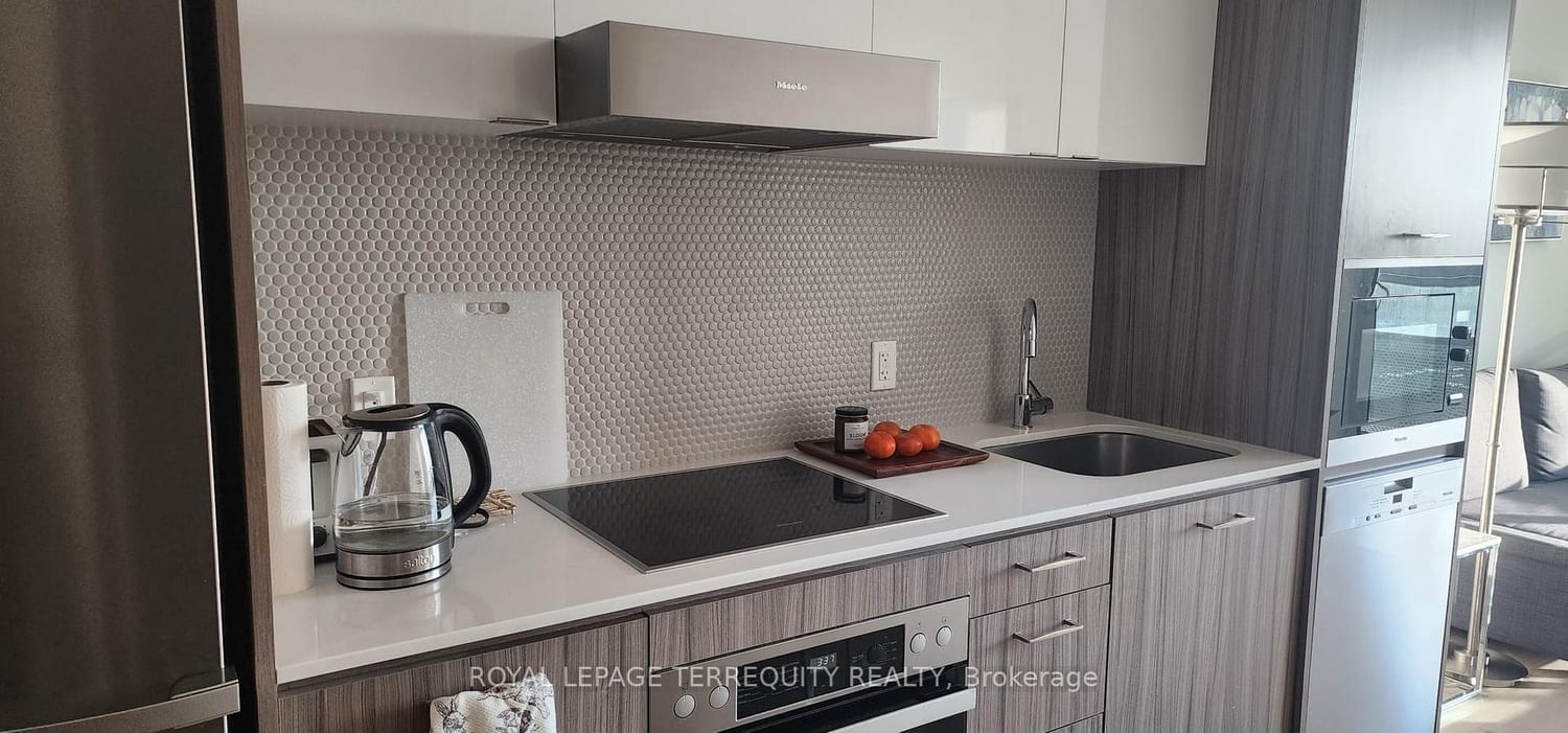 11 Lillian Street • #501 • Toronto, ON photo 7