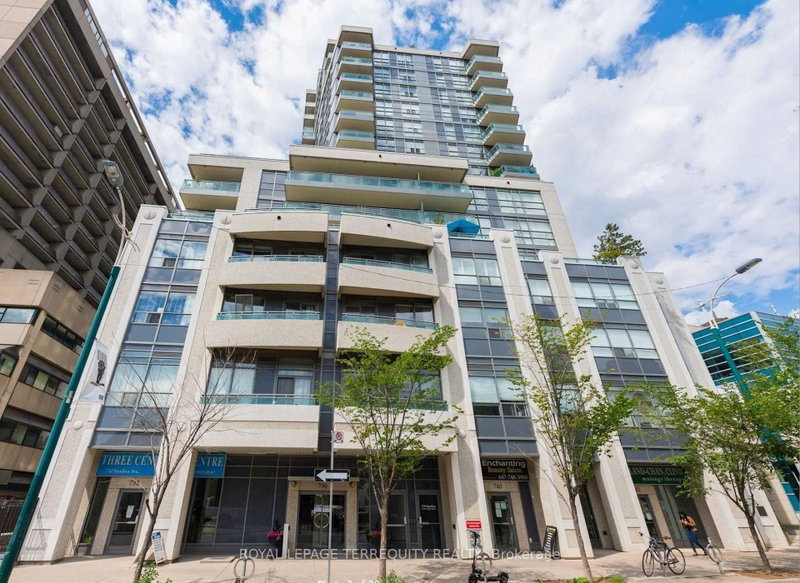 1011 - 736 Spadina Avenue
