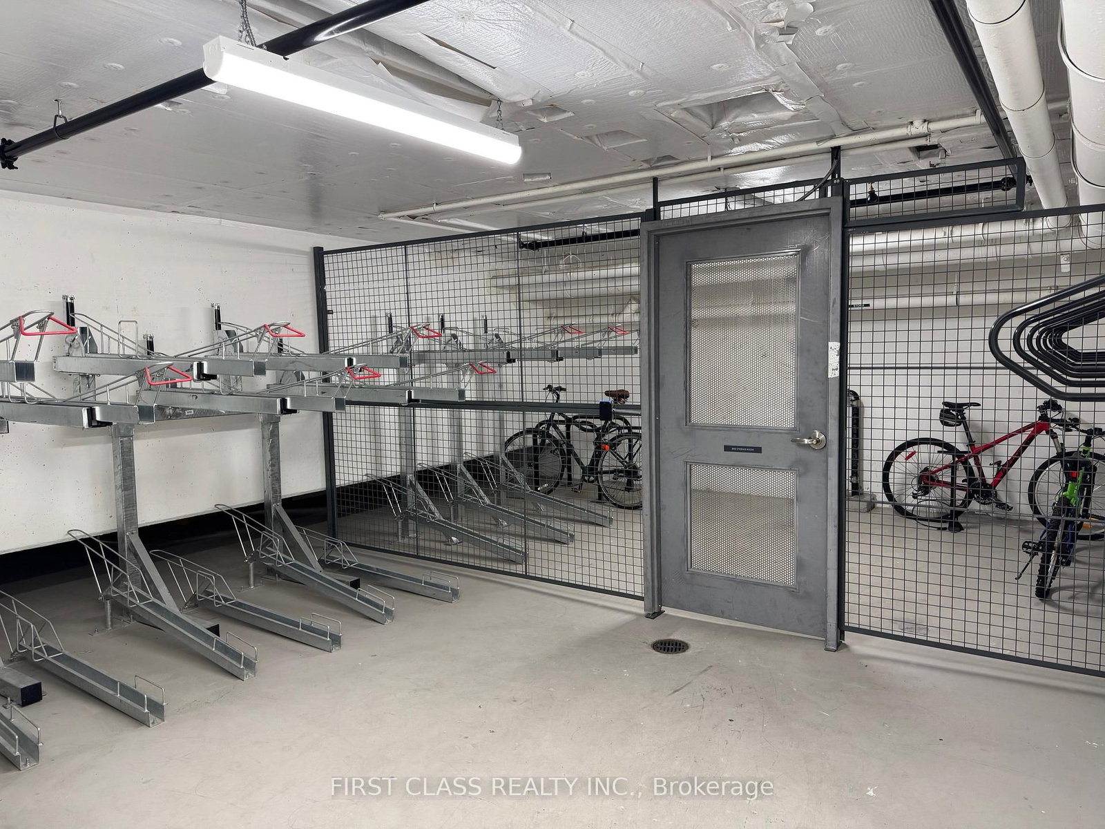 38 Widmer Street • #710 • Toronto, ON photo 17
