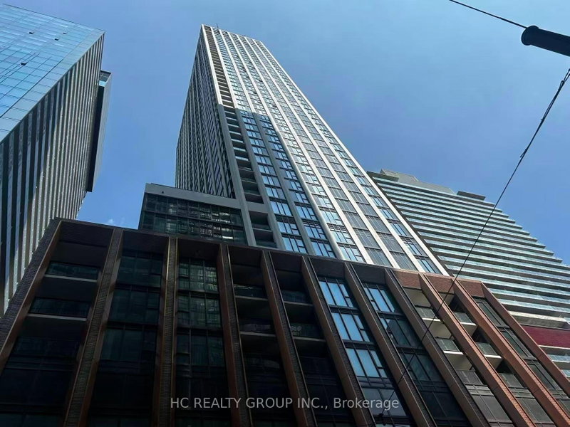 1719 - 400 King Street W