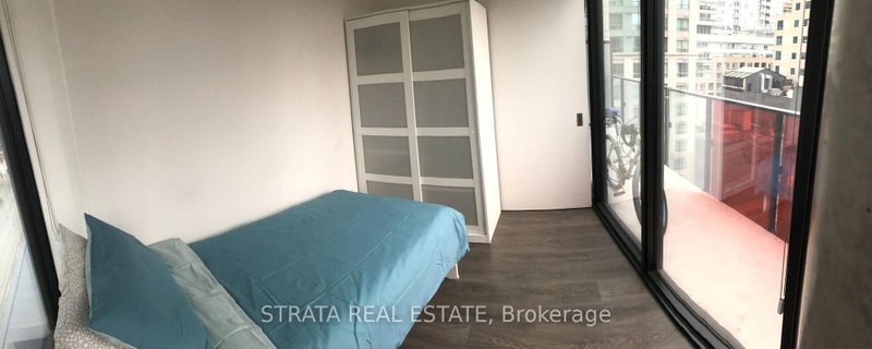 605C - 215 Queen Street W
