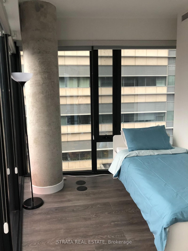 605C - 215 Queen Street W
