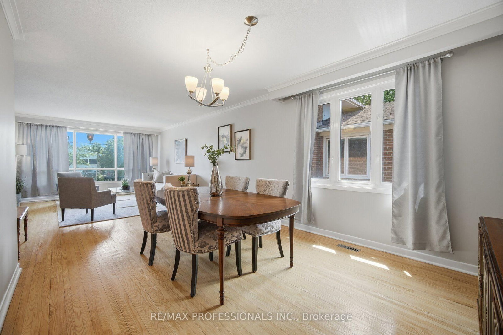 90 Peckham Avenue • Toronto, ON photo 10