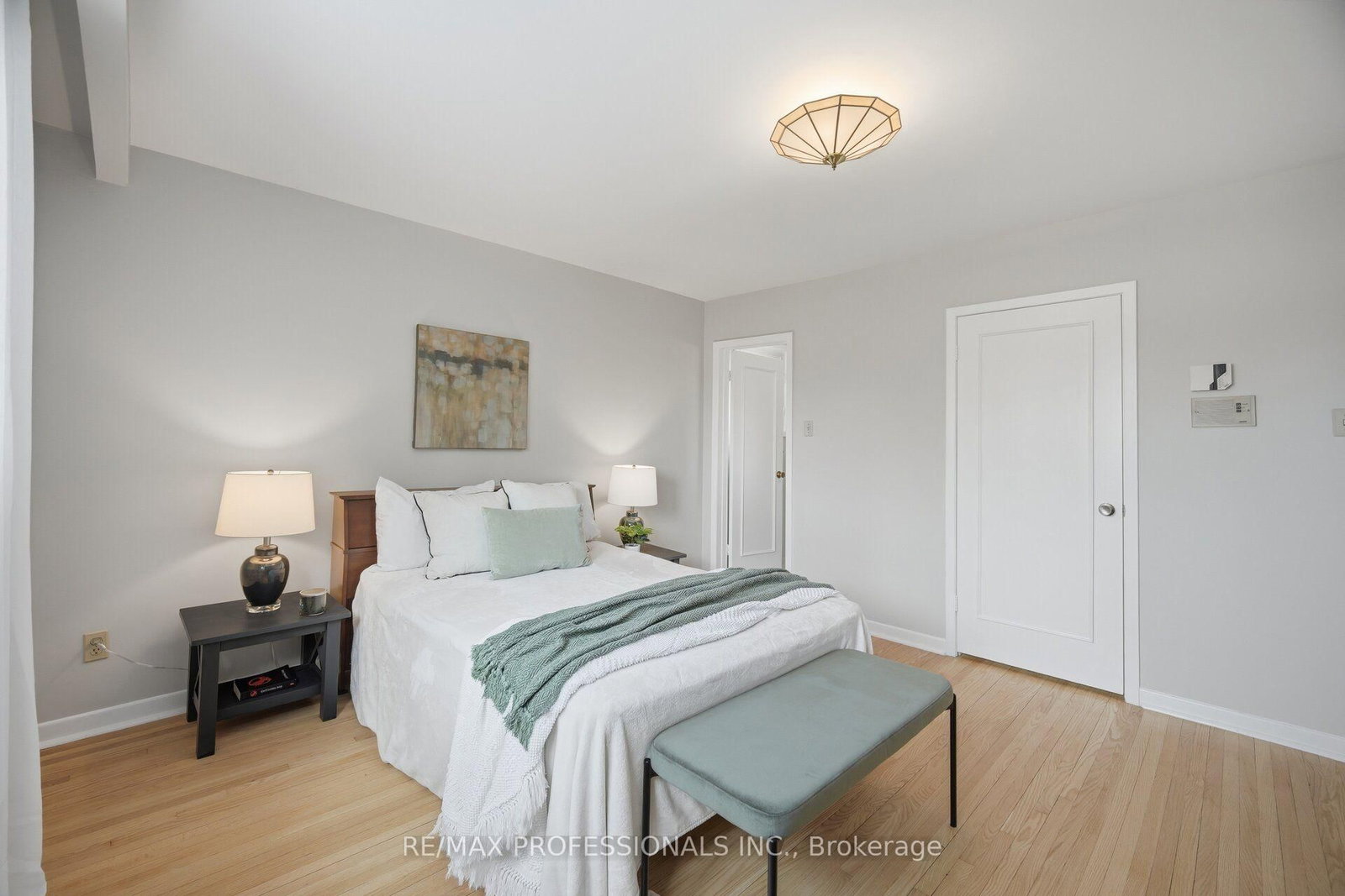 90 Peckham Avenue • Toronto, ON photo 24