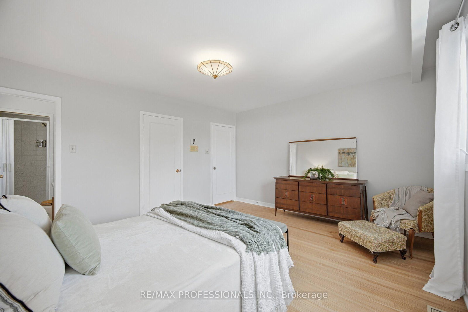 90 Peckham Avenue • Toronto, ON photo 25