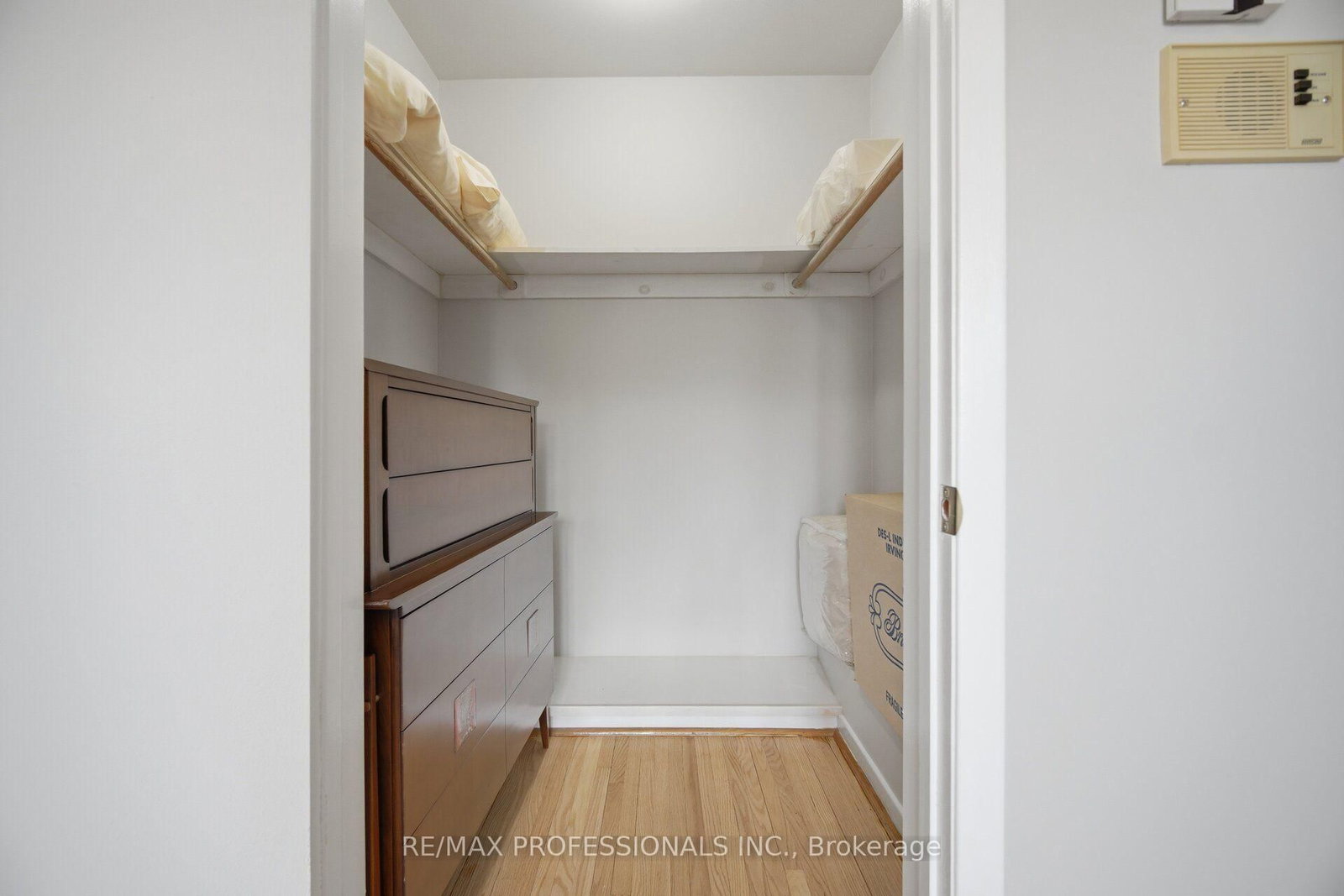 90 Peckham Avenue • Toronto, ON photo 27