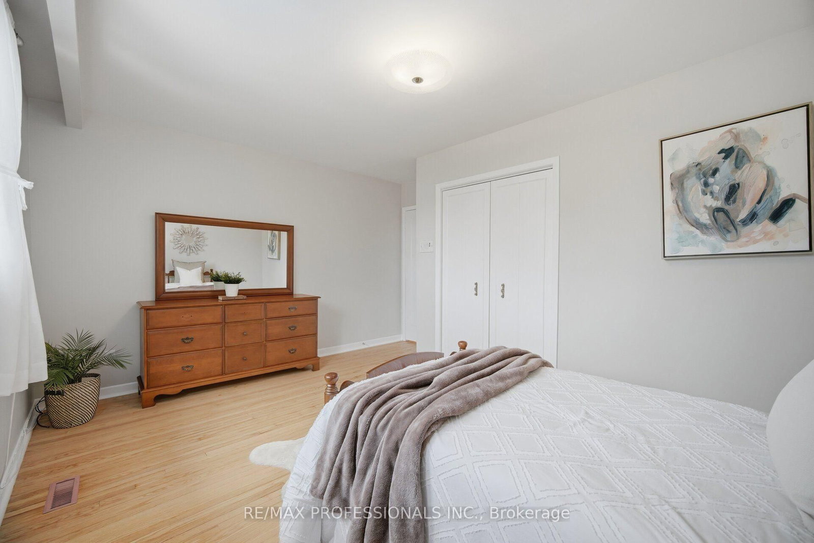 90 Peckham Avenue • Toronto, ON photo 29