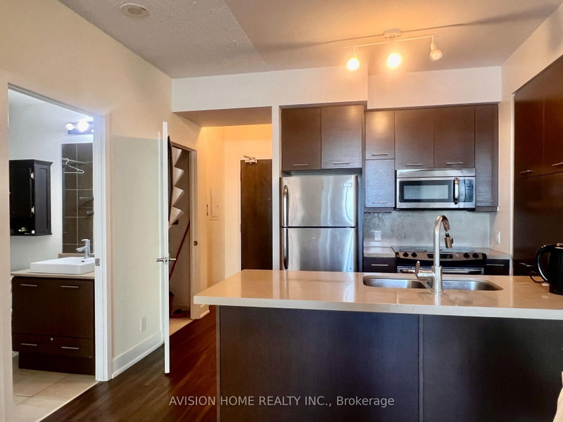 410 - 26 Norton Avenue