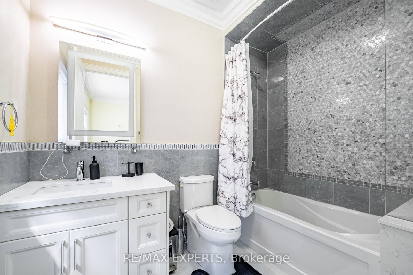 9 Calderon Crescent • Toronto, ON photo 31