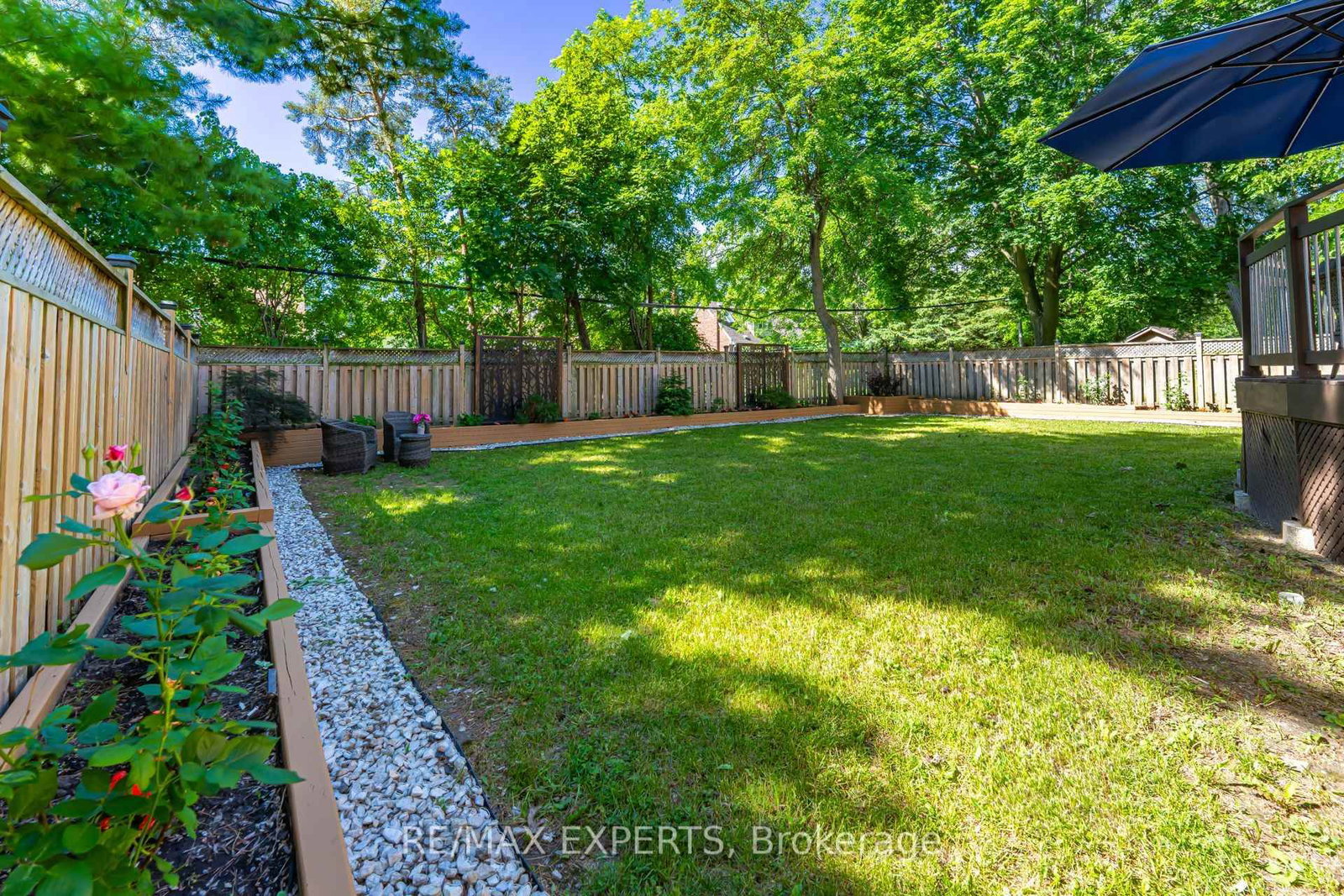 9 Calderon Crescent • Toronto, ON photo 37