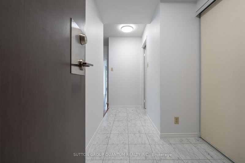 2113 - 10 Yonge Street