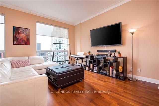 2001 - 1121 Bay Street 3