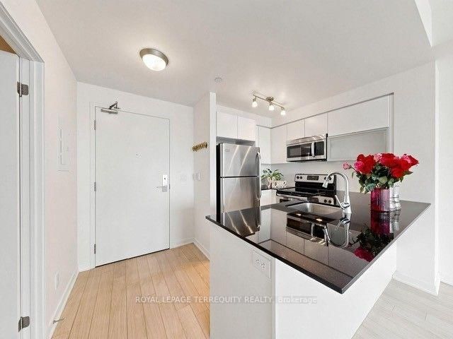 150 East Liberty St photo 4