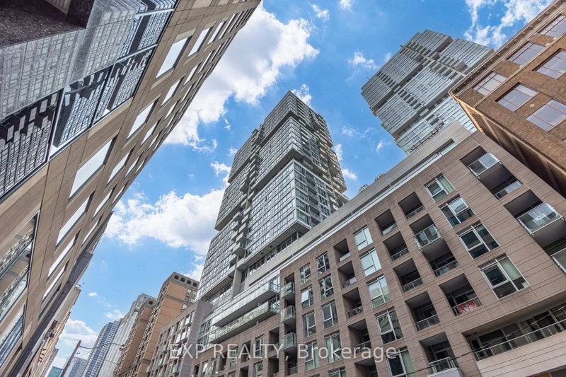 303 - 199 Richmond Street W