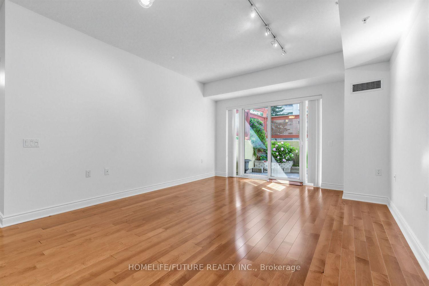 12 Rean Drive • #213 • Toronto, ON photo 4