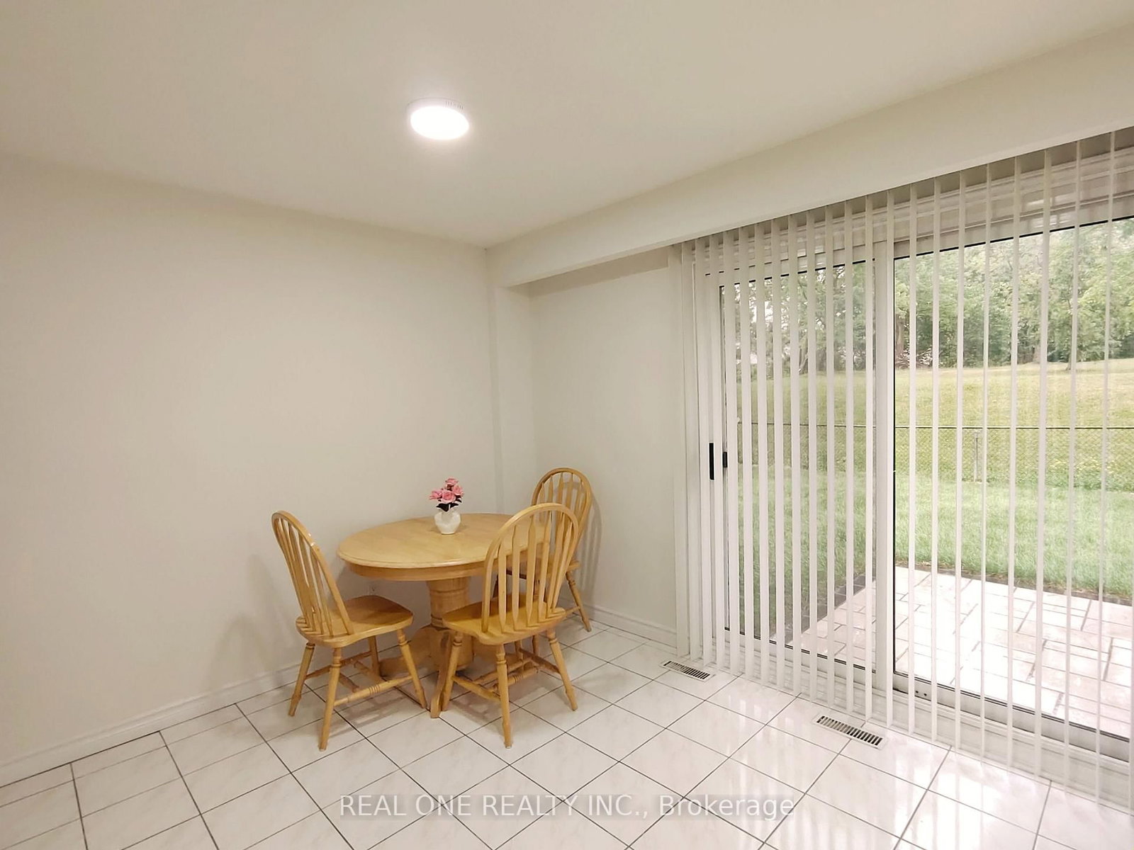 13 Mallaby Road • Toronto, ON photo 6