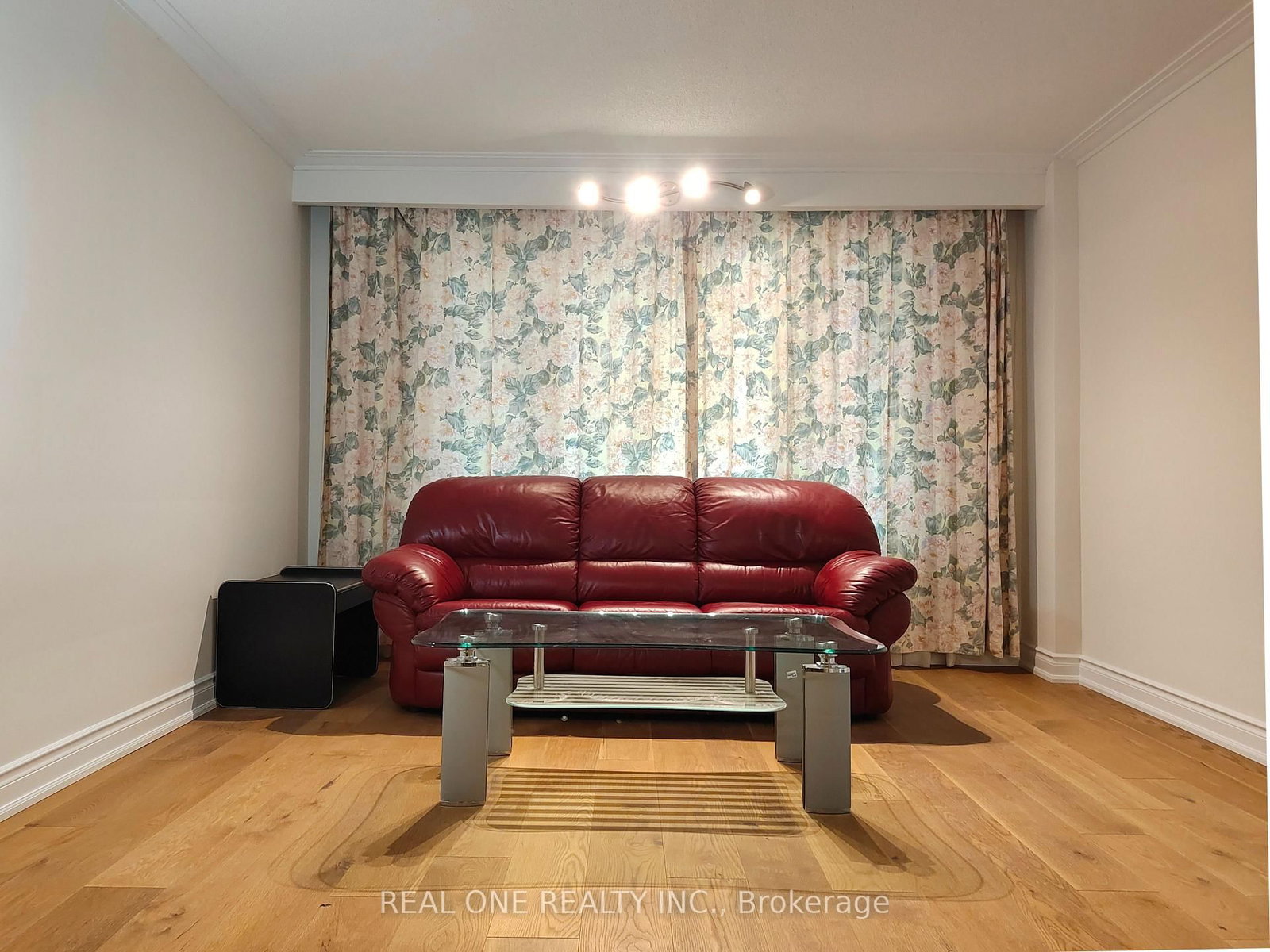 13 Mallaby Road • Toronto, ON photo 7