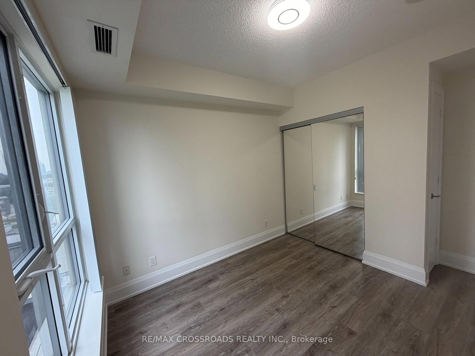 120 Harrison Garden Boulevard • #902 • Toronto, ON photo 6