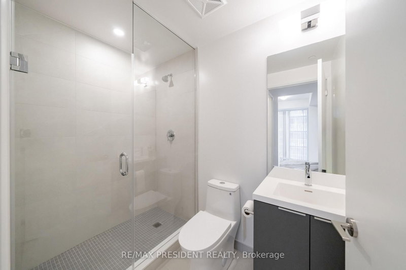 610 - 400 King Street W