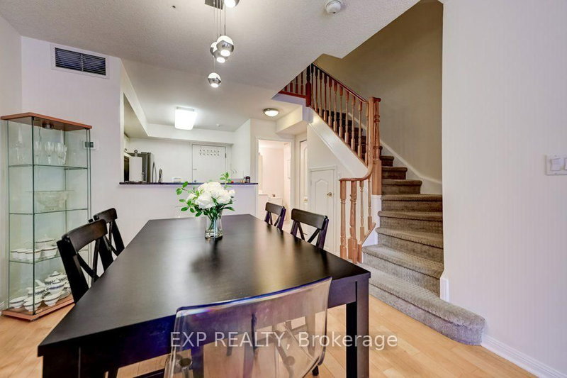 1716 - 28 Sommerset Way