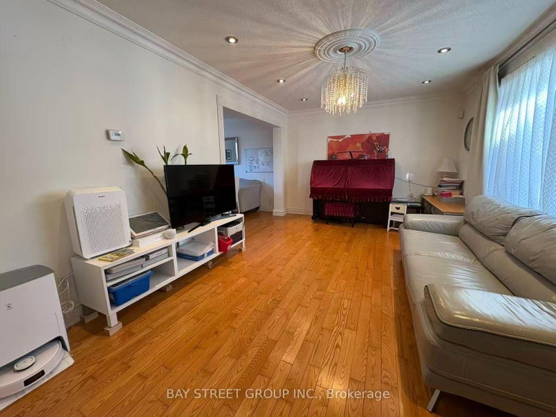 Upper - 210 Shaughnessy Boulevard