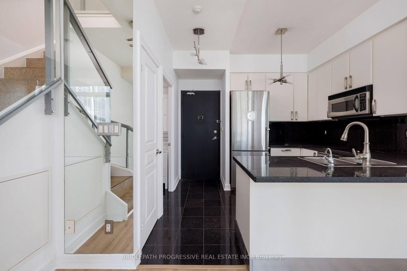 1 Avondale Ave photo 5