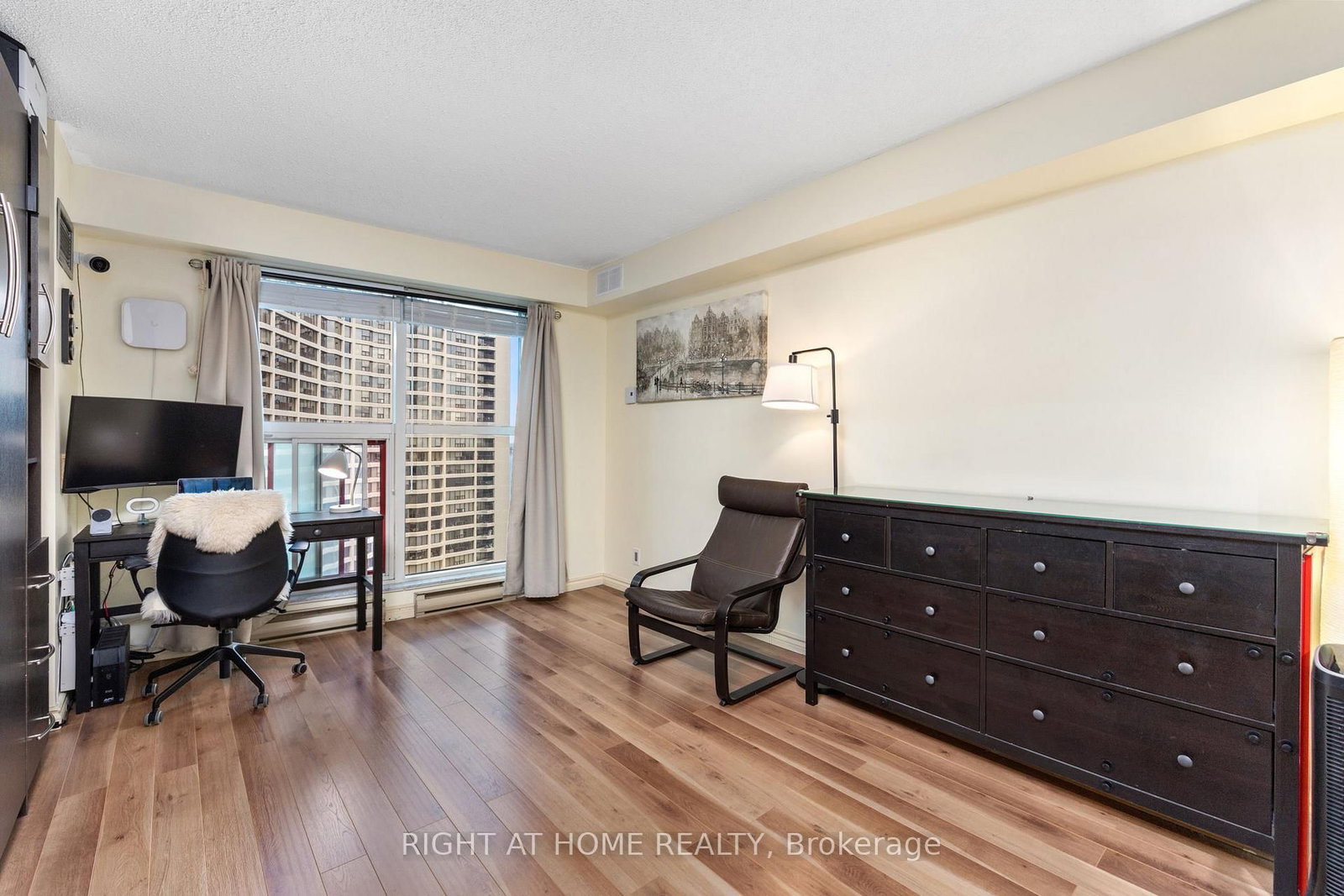 77 Harbour Square • #2306 • Toronto, ON photo 13