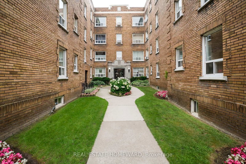 206 - 100 Oriole Parkway