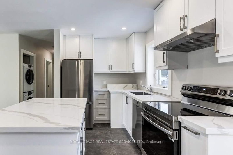 Main Floor - 158 Finch Avenue E
