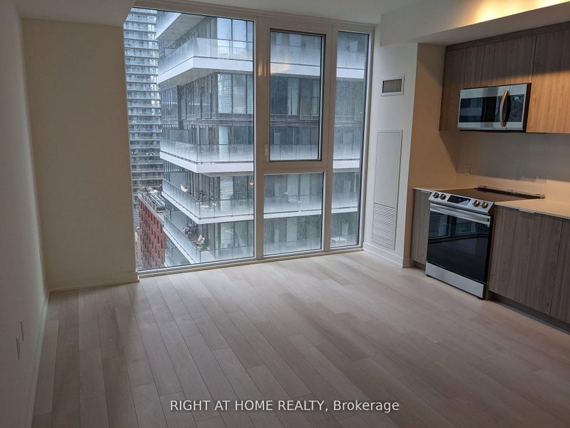 1507 - 357 King Street W