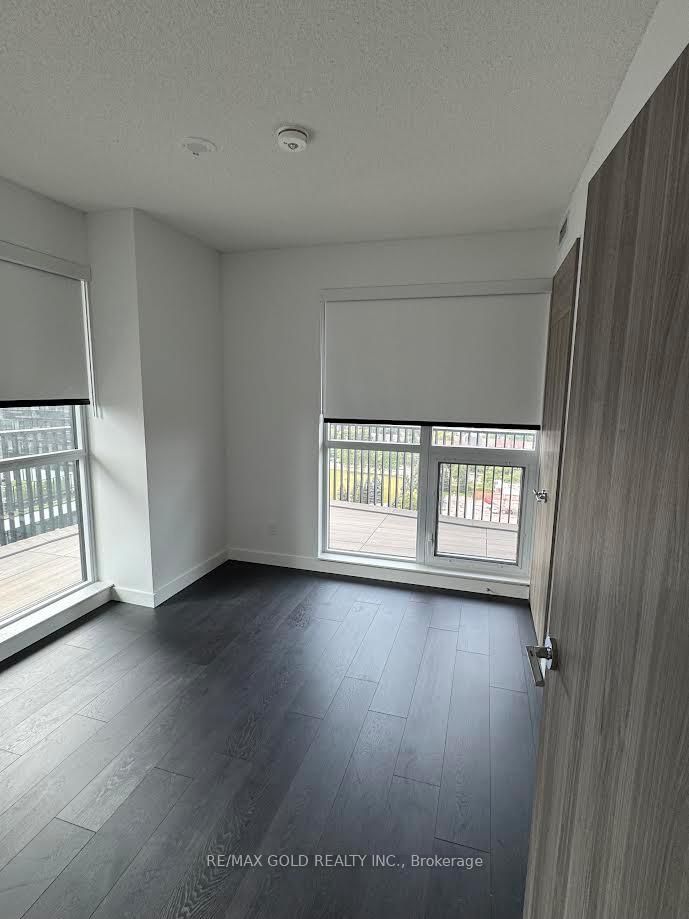 1205 - 68 Esther Shiner Boulevard