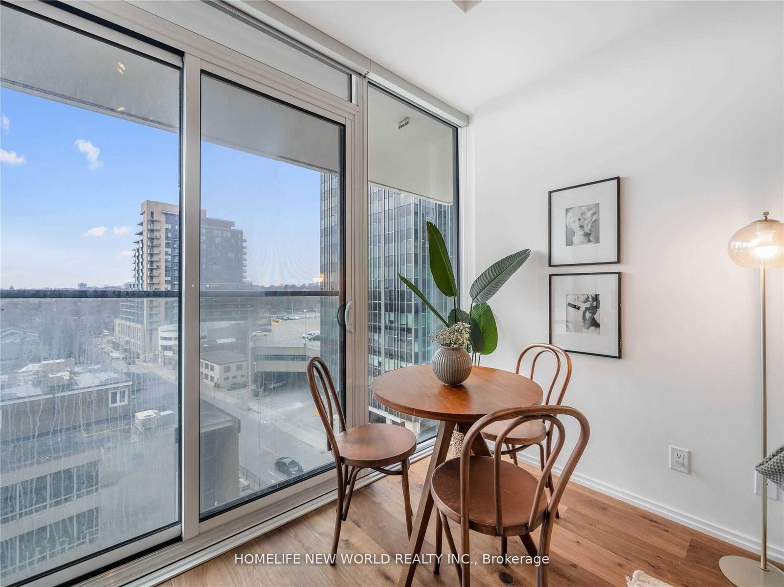 8 Hillsdale Avenue • #920 • Toronto, ON photo 11