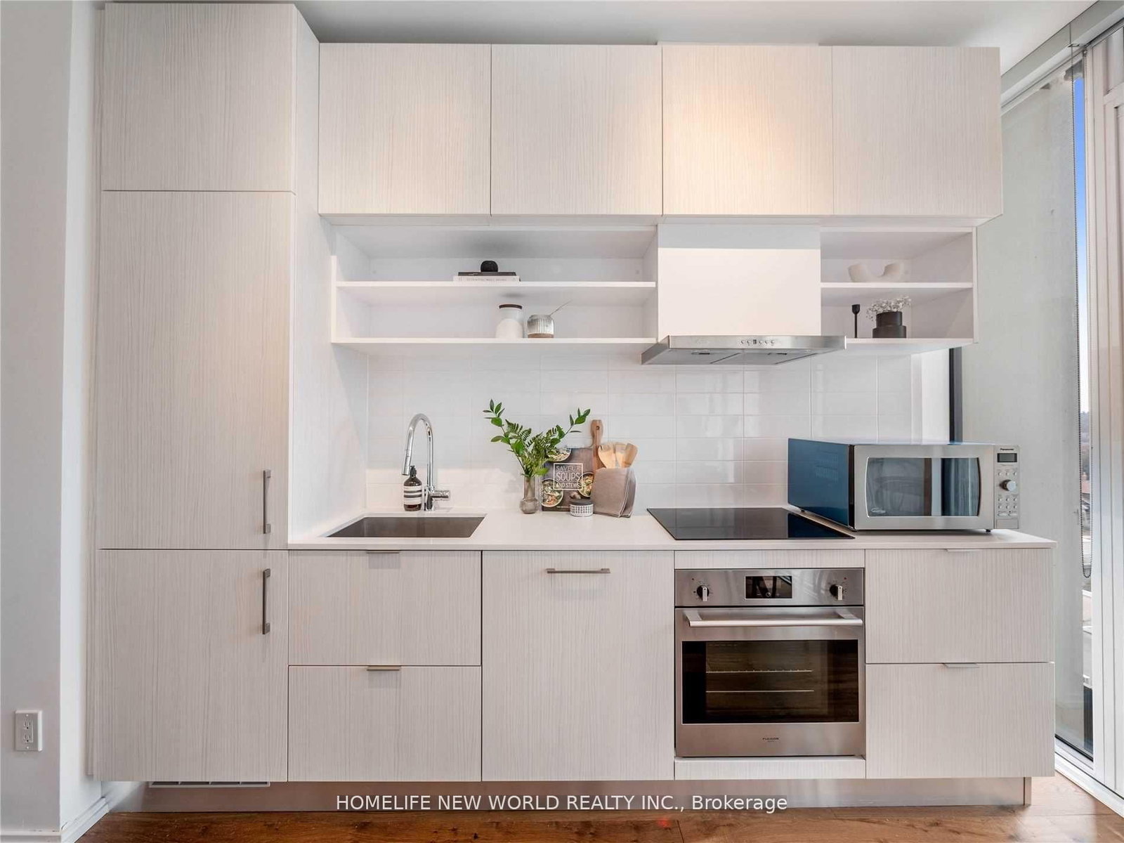 8 Hillsdale Avenue • #920 • Toronto, ON photo 13