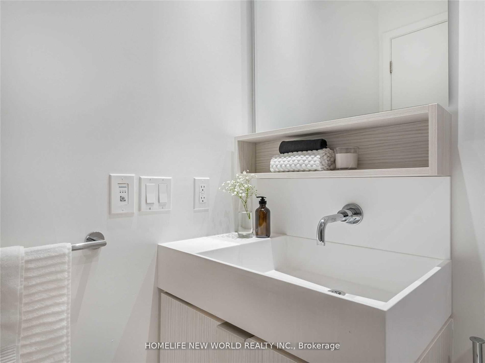 8 Hillsdale Avenue • #920 • Toronto, ON photo 16