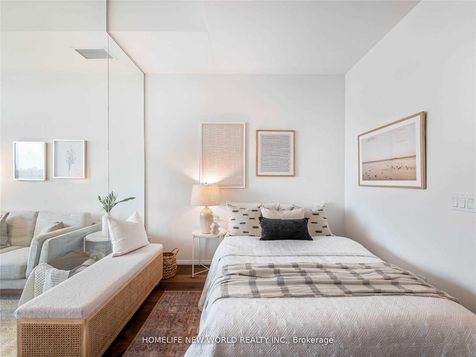 8 Hillsdale Avenue • #920 • Toronto, ON photo 4