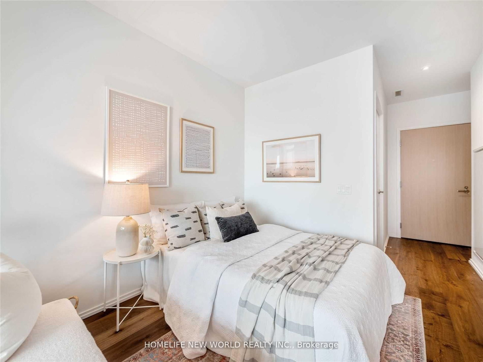8 Hillsdale Avenue • #920 • Toronto, ON photo 5