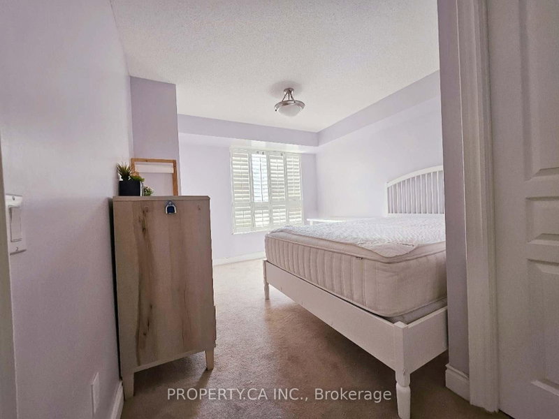 708 - 10 Northtown Way