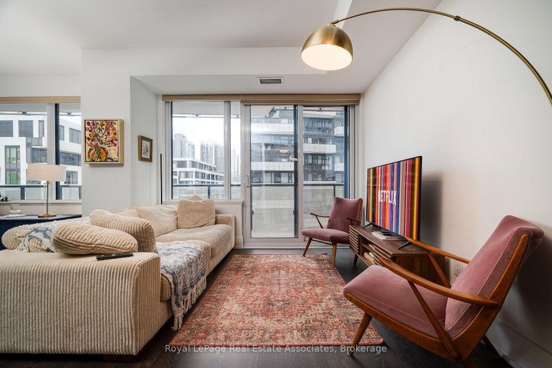 1206 - 480 Front Street W